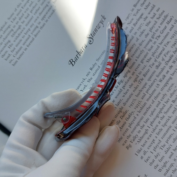 Vintage Barrette Bobby Pin Clip Paris Dark Red Lucite Bow  France  1990s 🎀🎀🎀 - Picture 4 of 4